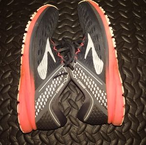 Brooks Ravenna 9 Women's shoes Sz 9